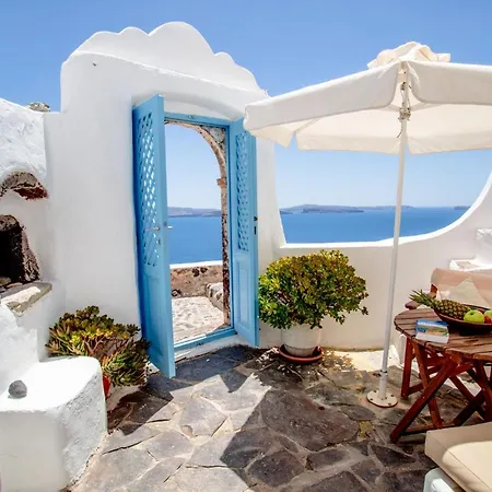 Zoe Aegeas Traditional Aparthotel 3*