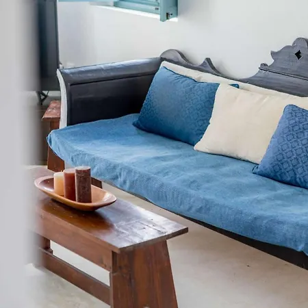 Zoe Aegeas Traditional 3* Oia (Santorini)