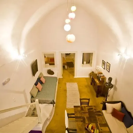 Zoe Aegeas Traditional Aparthotel 3*