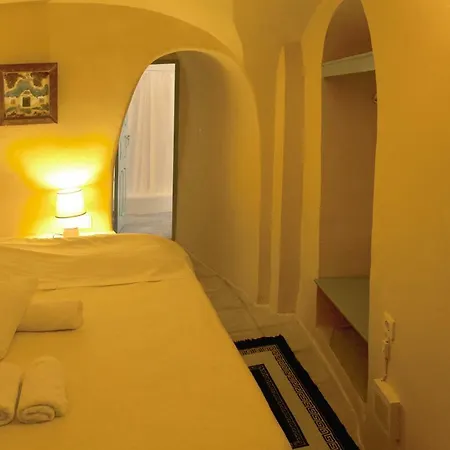 Zoe Aegeas Traditional 3* Oia